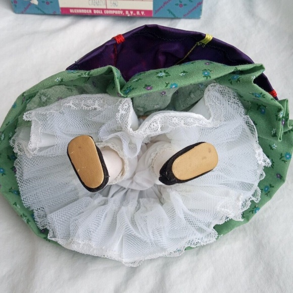 Vintage Madame Alexander International Doll With  Box CANADA 560 - Picture 9 of 12